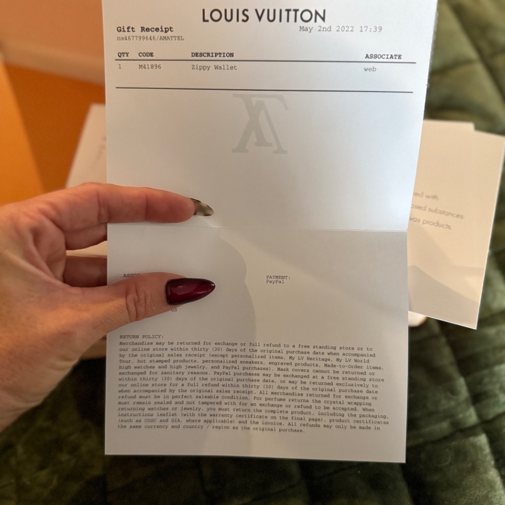 Authentic LV Zippy wallet - Picture 4 of 4